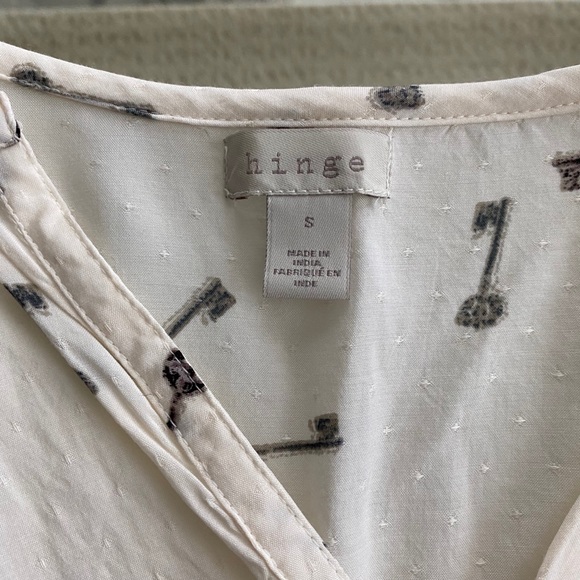 Hinge Key Blouse - Picture 4 of 4